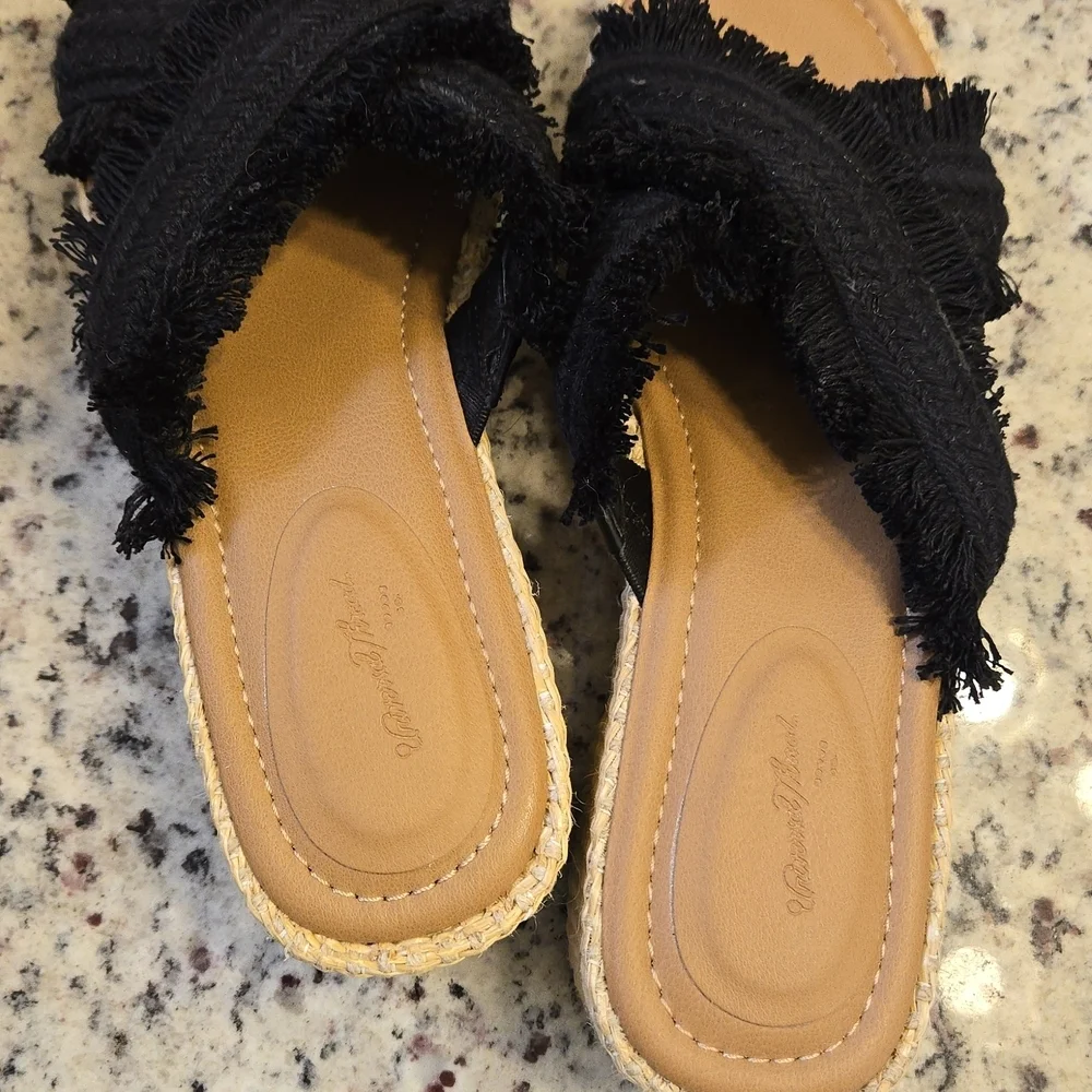 Universal Thread Black Fringe Platform Sandals Wedge Festival Beach Travel